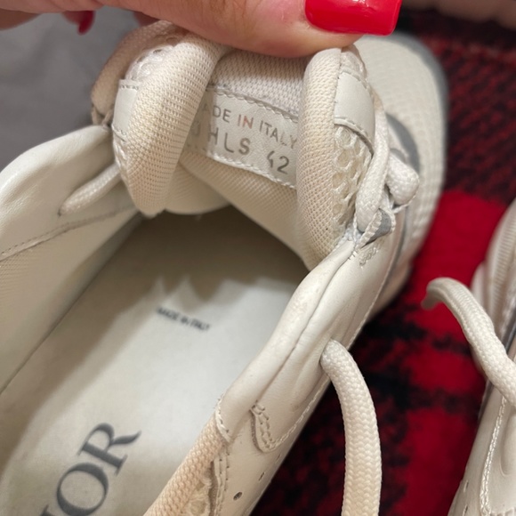 Authentic Dior b22 sneaker - Picture 6 of 7